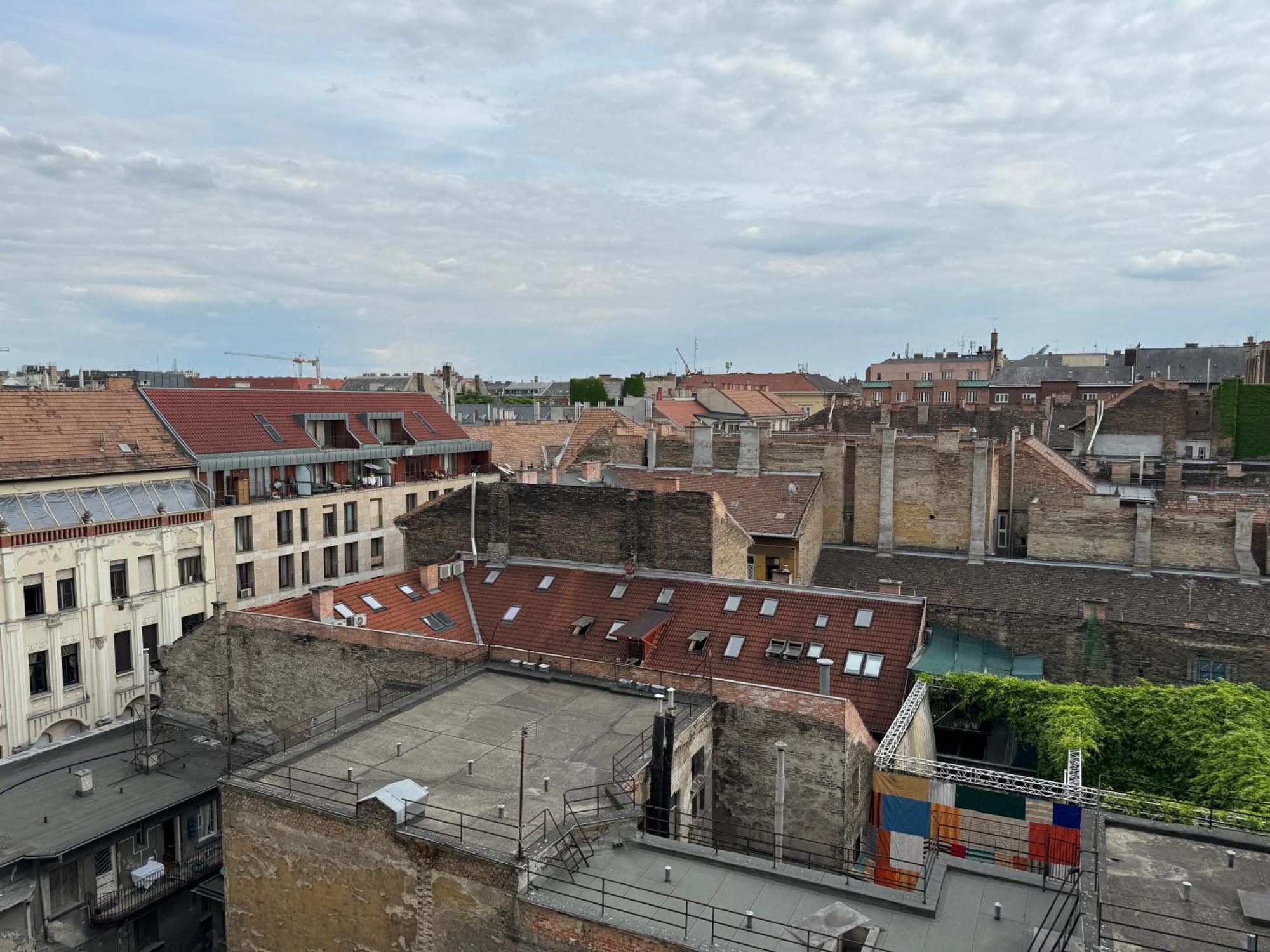 Apartament Rustic Downtown 106 M2 *