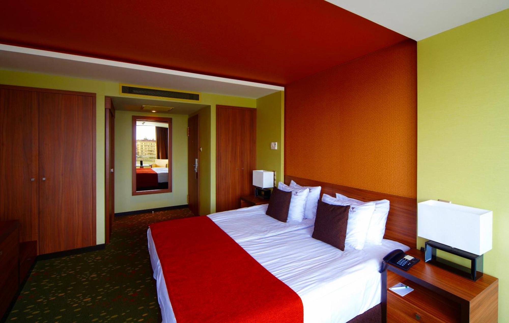 Boutique Victoria Hotel 4*