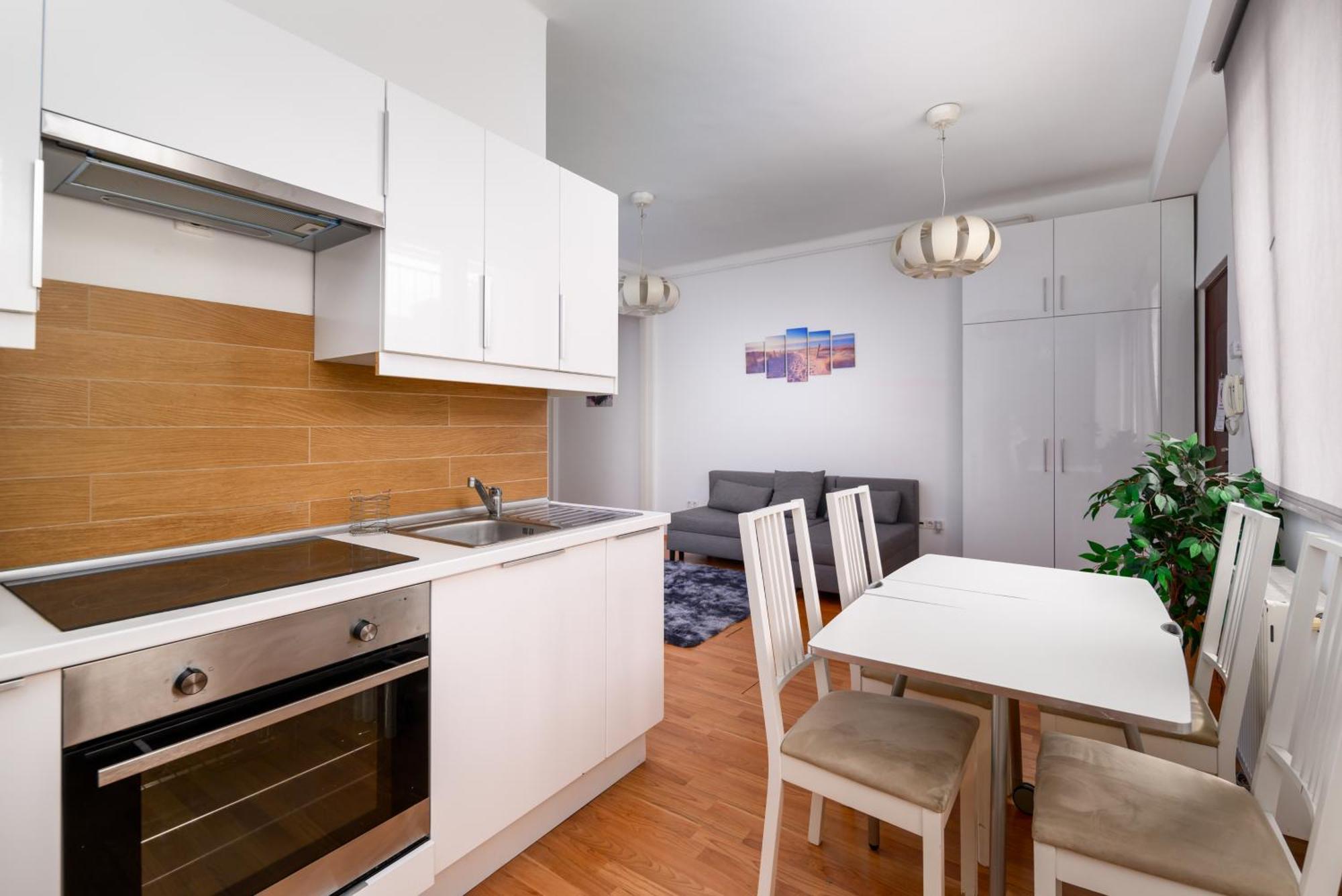 Fovam In Hear Of The Apartman *