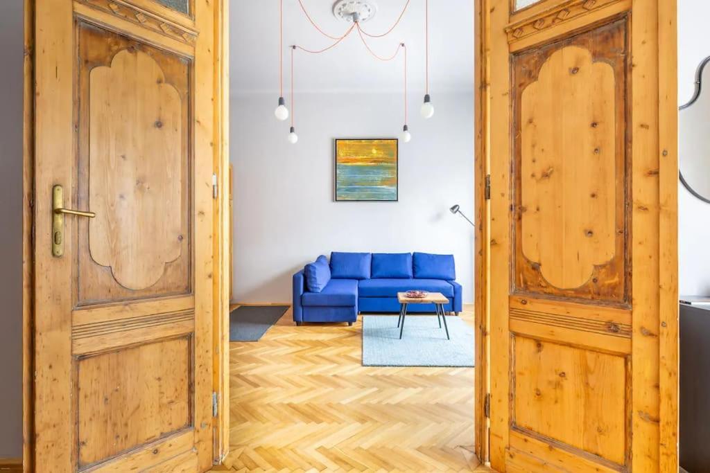 Elegant And Modern In The Centre Apartmán