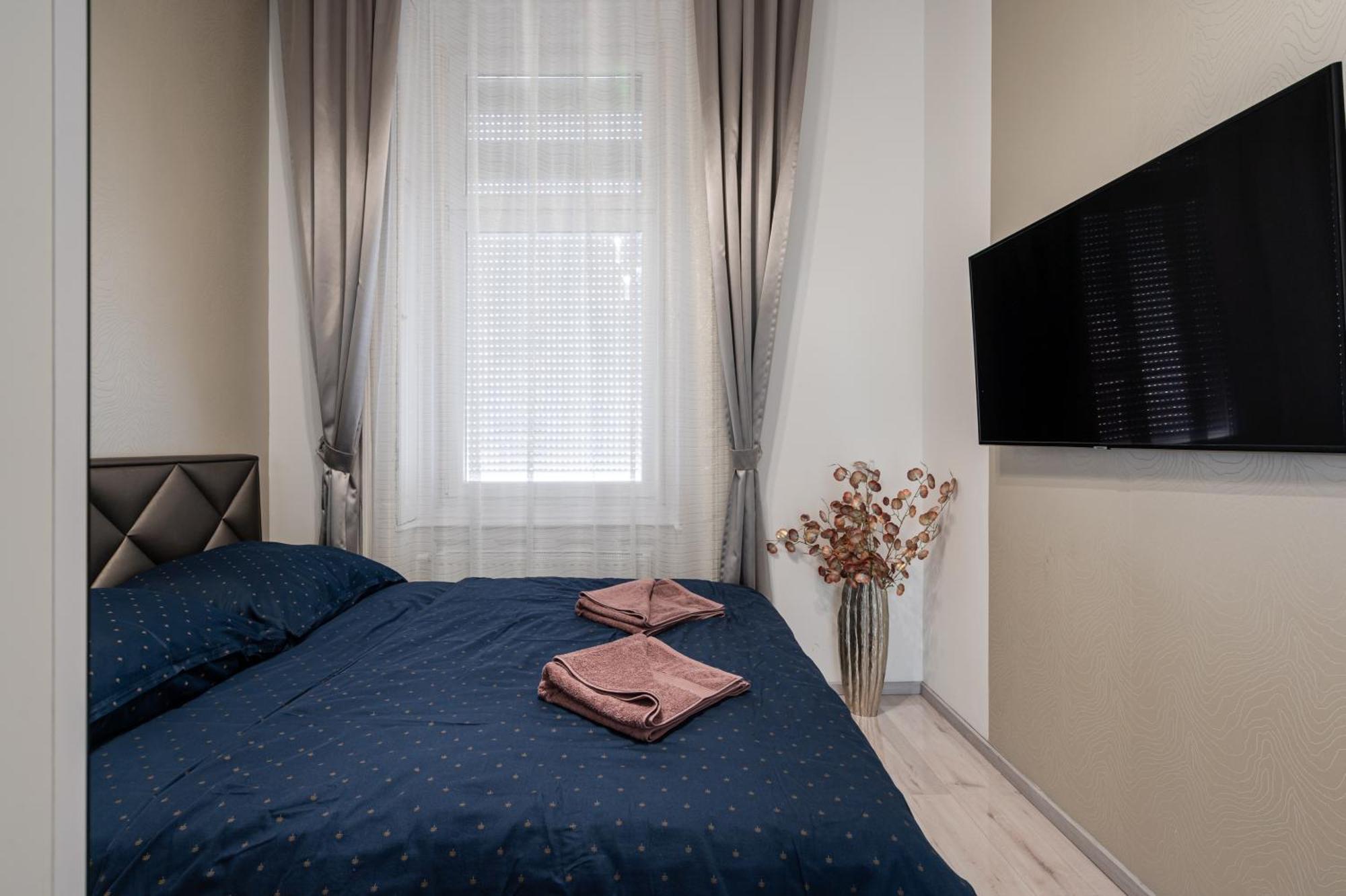Kiraly 35 Luxury With Free Parking
