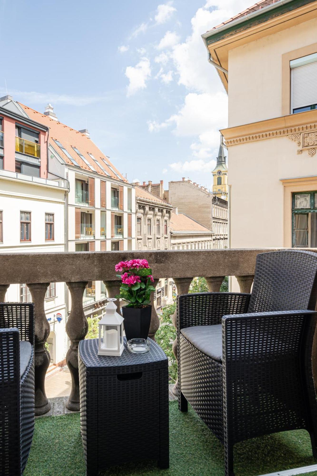 Kiraly 35 Luxury With Free Parking