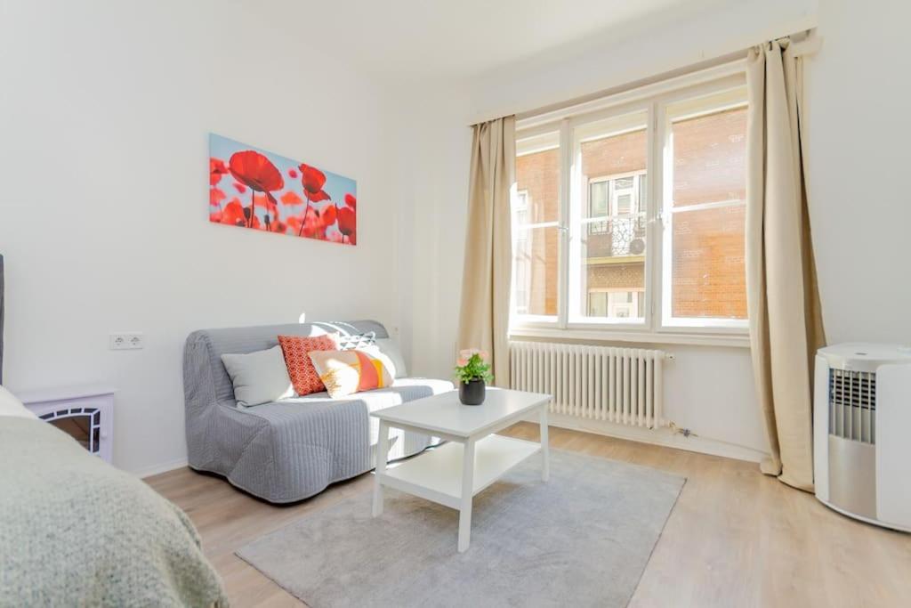 Asboth Downtown Apartamento