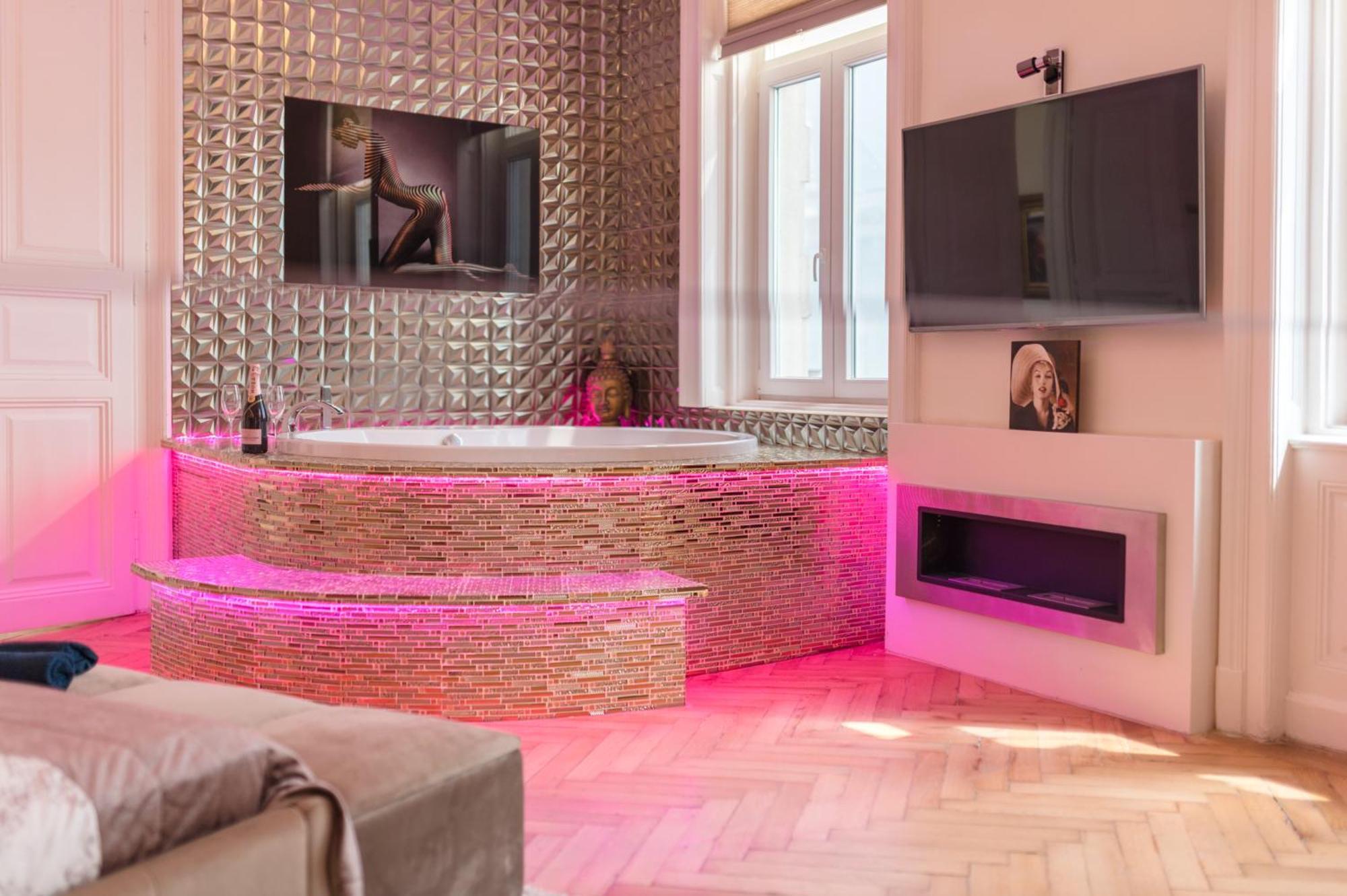 Eye Presidential With Jacuzzi & Sauna * Budapest