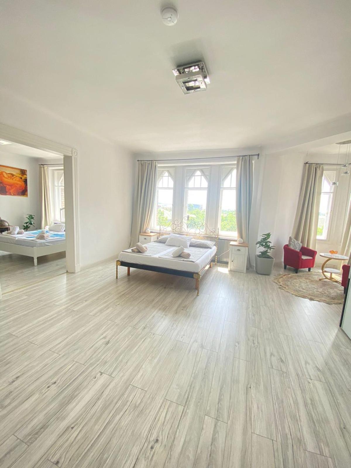 Penthouse In The Castle Apartman *