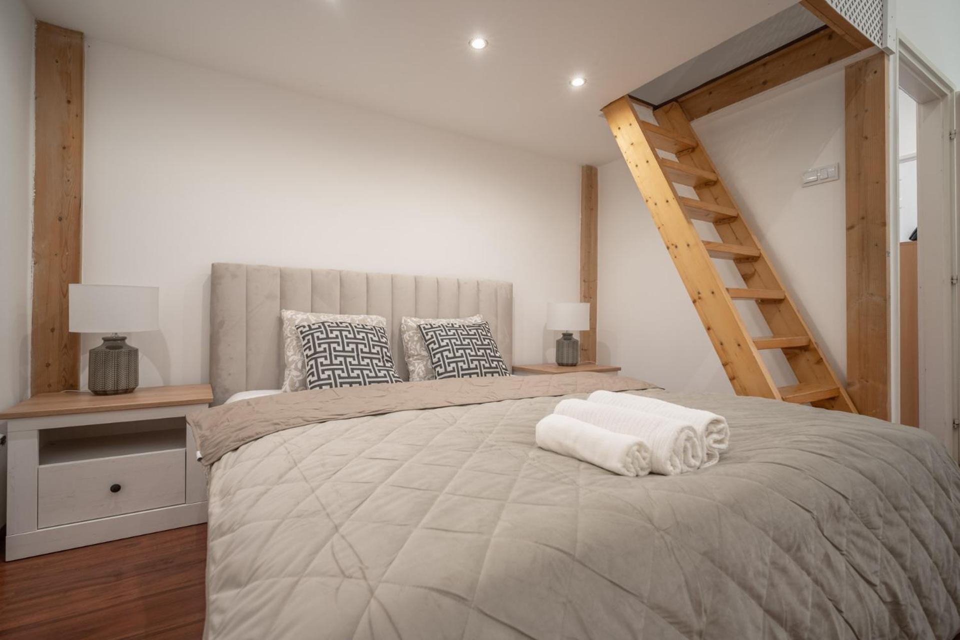 Apartamento Deluxe And Cozy Center For 8ppl