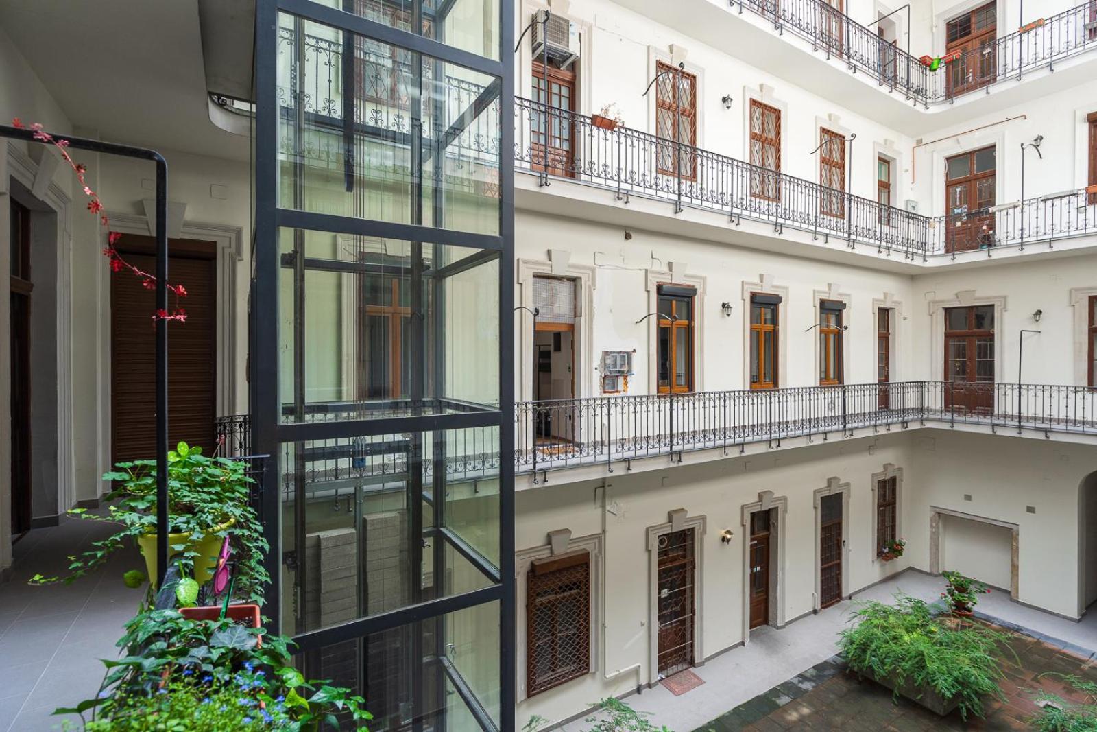 Apartment Luxury Peaceful By The St Stephen's Basilica Budapest