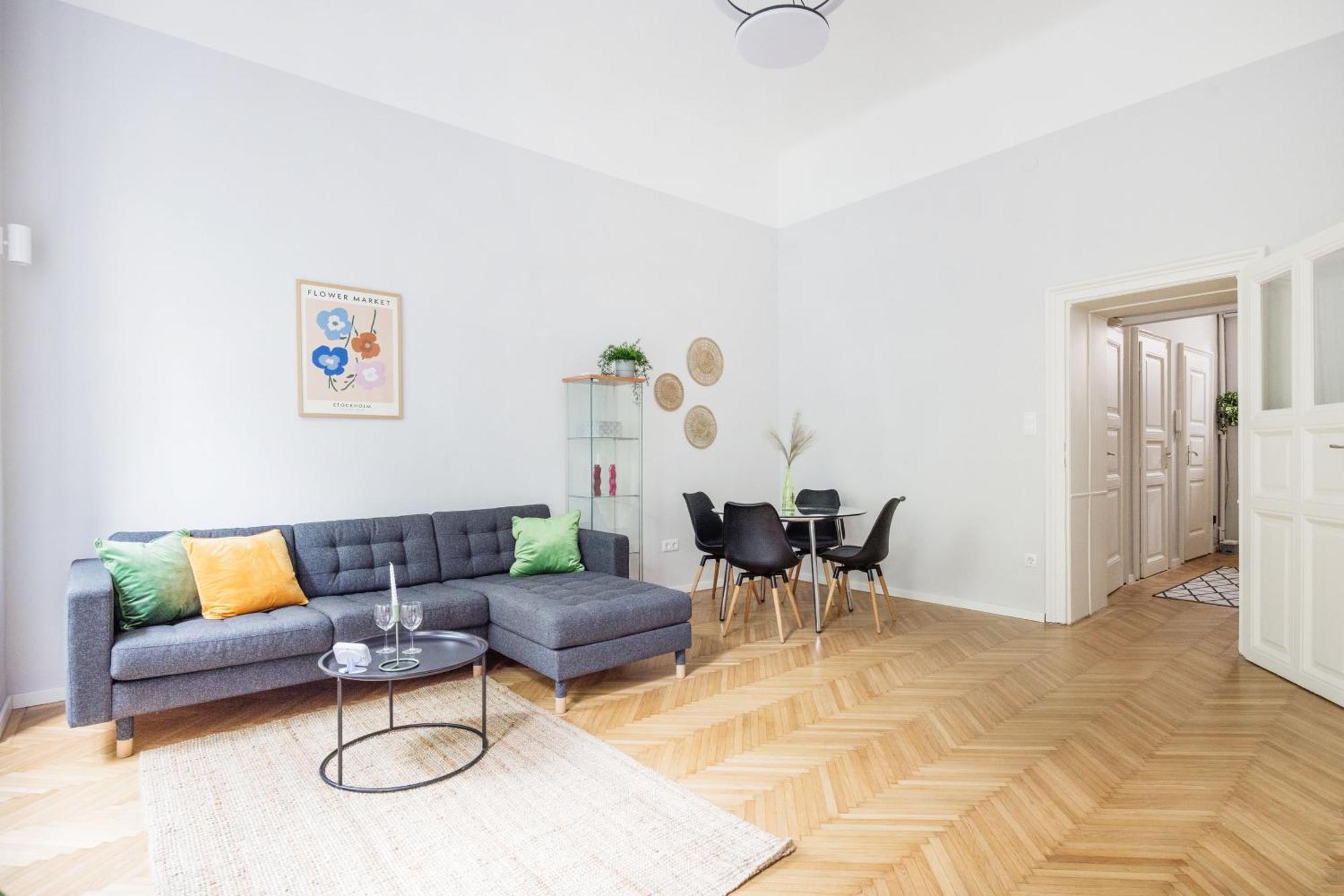 Serene And Spacious In The Centre