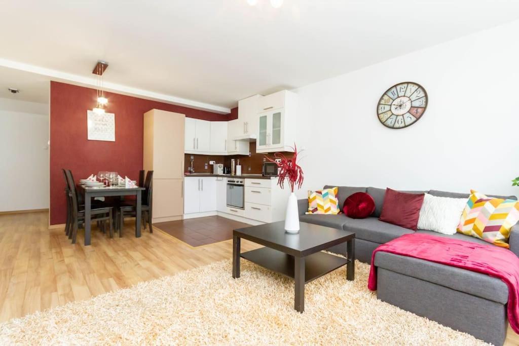 Family Lux Lounge In Voeroesmarty Street By Nw Apartment *