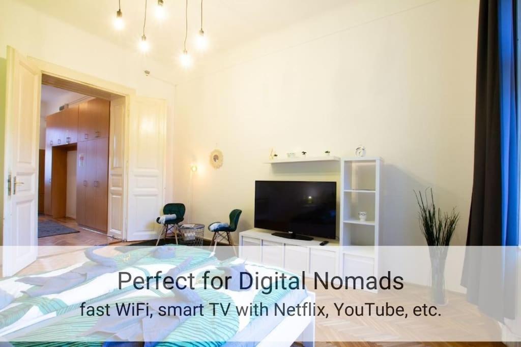 Live Like A Local In An Old Historic House * Budapest