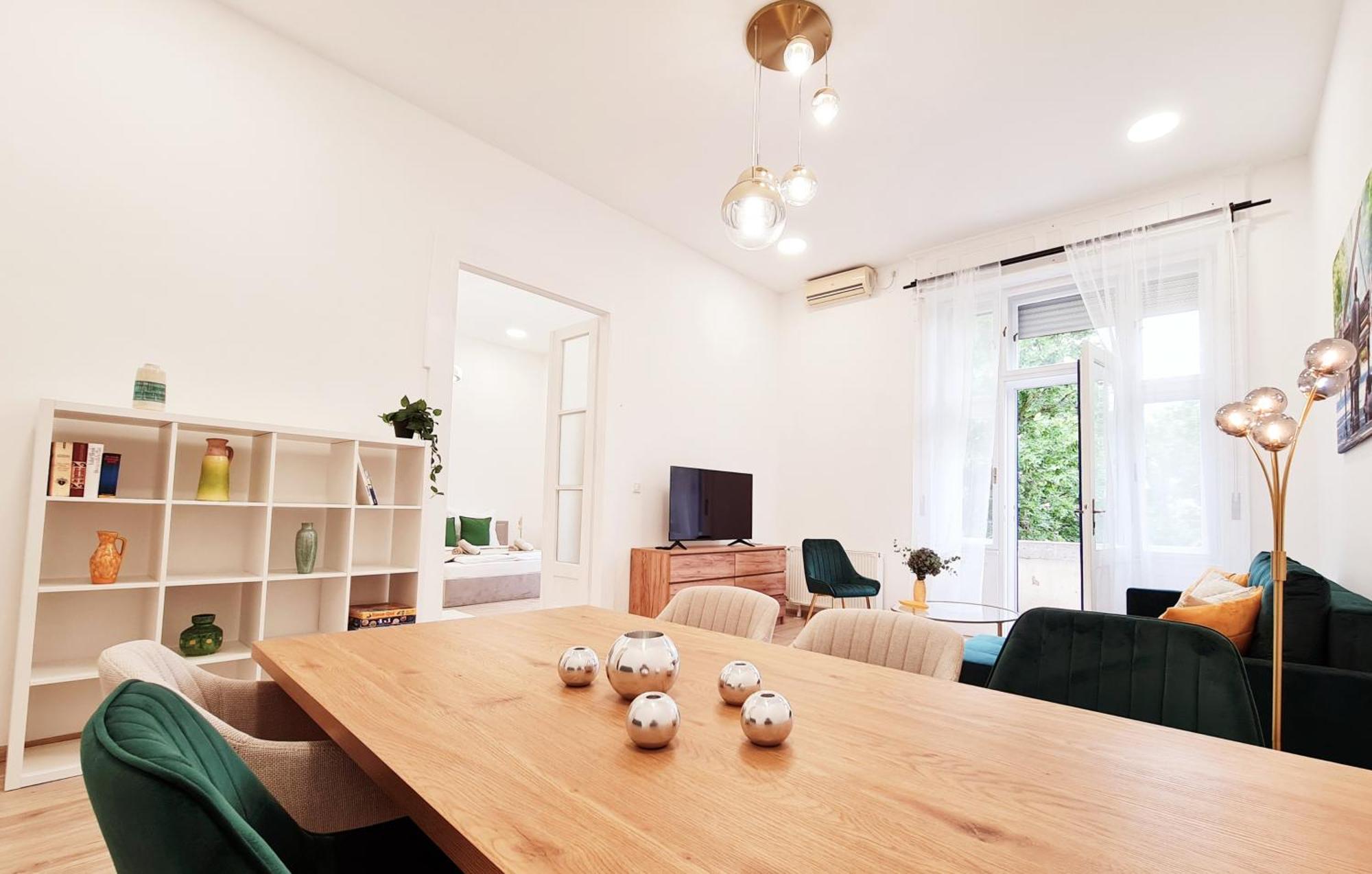 Appartement Liszt With Balcony And Garage Available -symphony 1