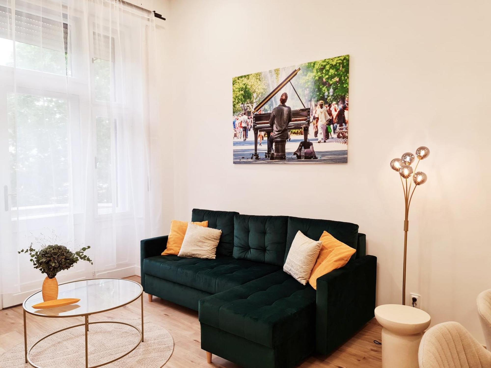 Appartement Liszt With Balcony And Garage Available -symphony 1