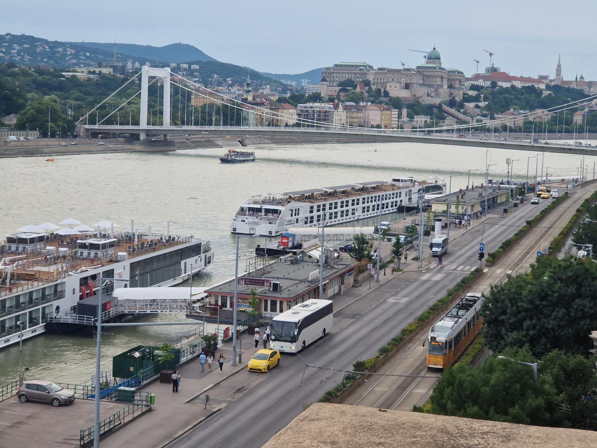 Danube Wonder View * Budapest