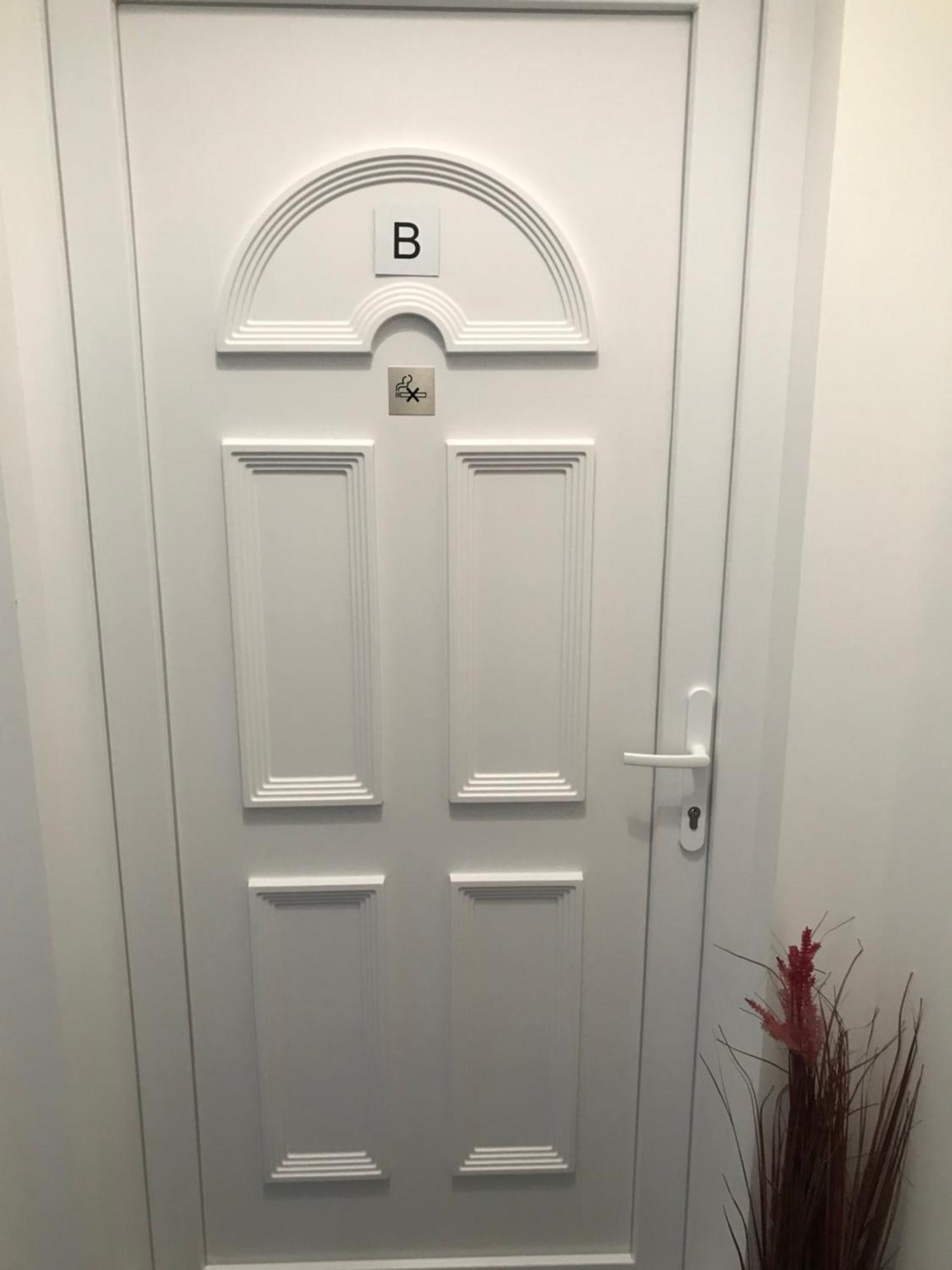 Apartmán Beautiful Newly Refurbished Studio,fully Equipped Walking Distance To The Park Where Will Find The World Famous Szechenyi Thermal Bath Spa, Museums , And The Capital Circus , Ac, Smart Tv, High Speed Internet *