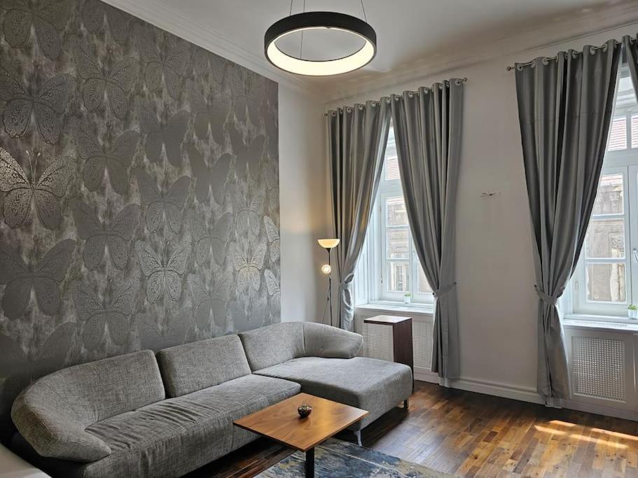 Appartamento Luxury Flat In Downtown With Free Parking *