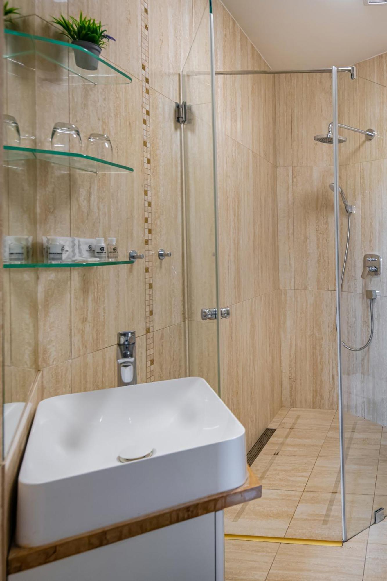 Hotel Andrassy Thai 3*