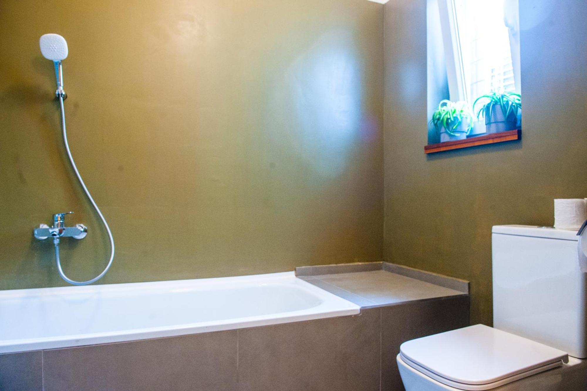 Spacious 2 Story Loft W Balcony Near Opera, Andrassy
