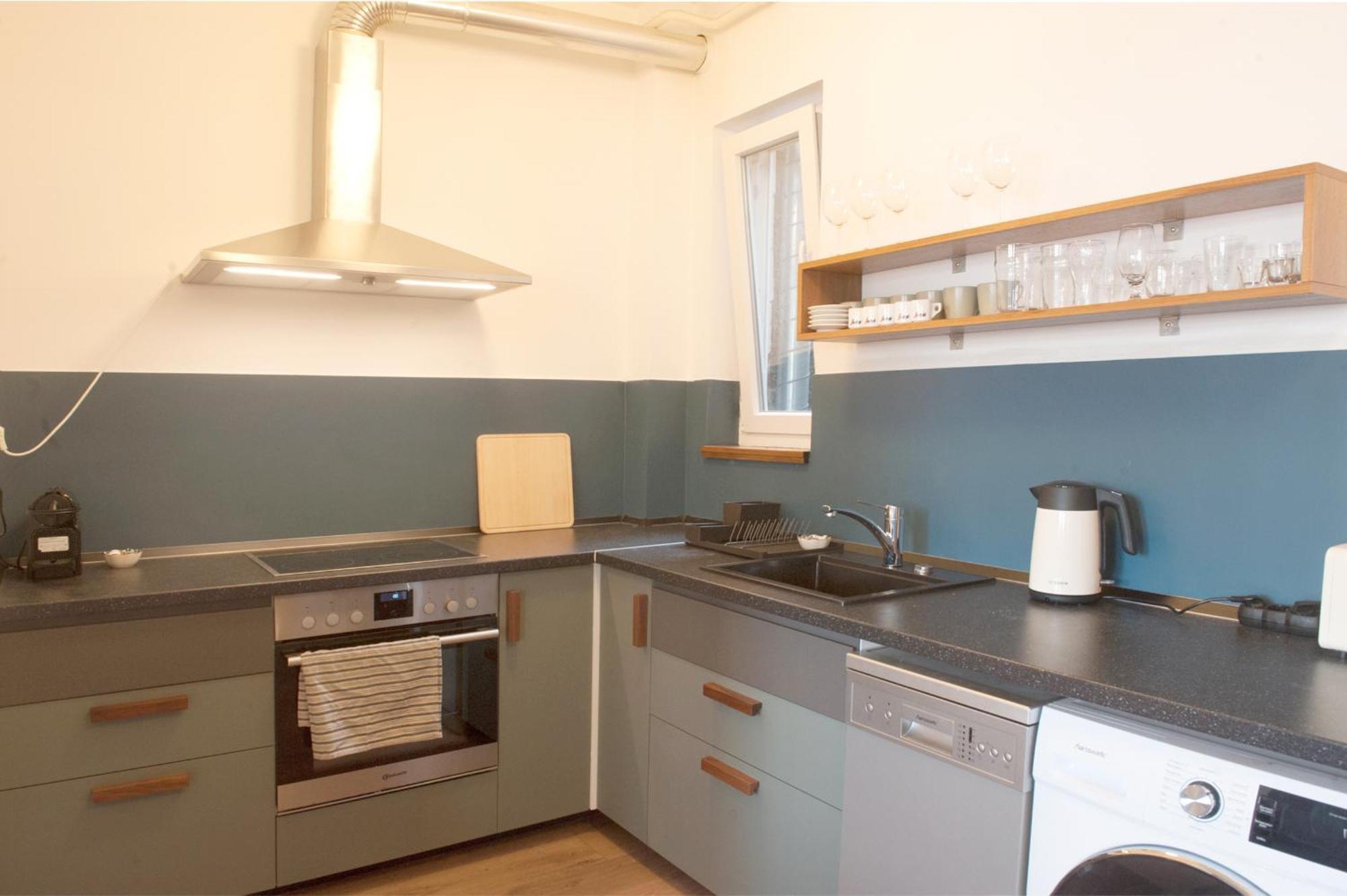 Spacious 2 Story Loft W Balcony Near Opera, Andrassy * Budapešť