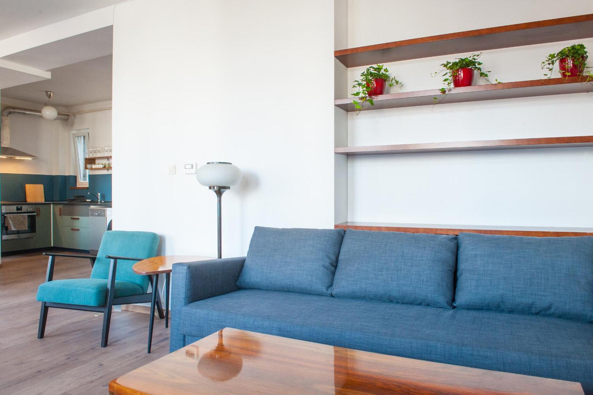Spacious 2 Story Loft W Balcony Near Opera, Andrassy