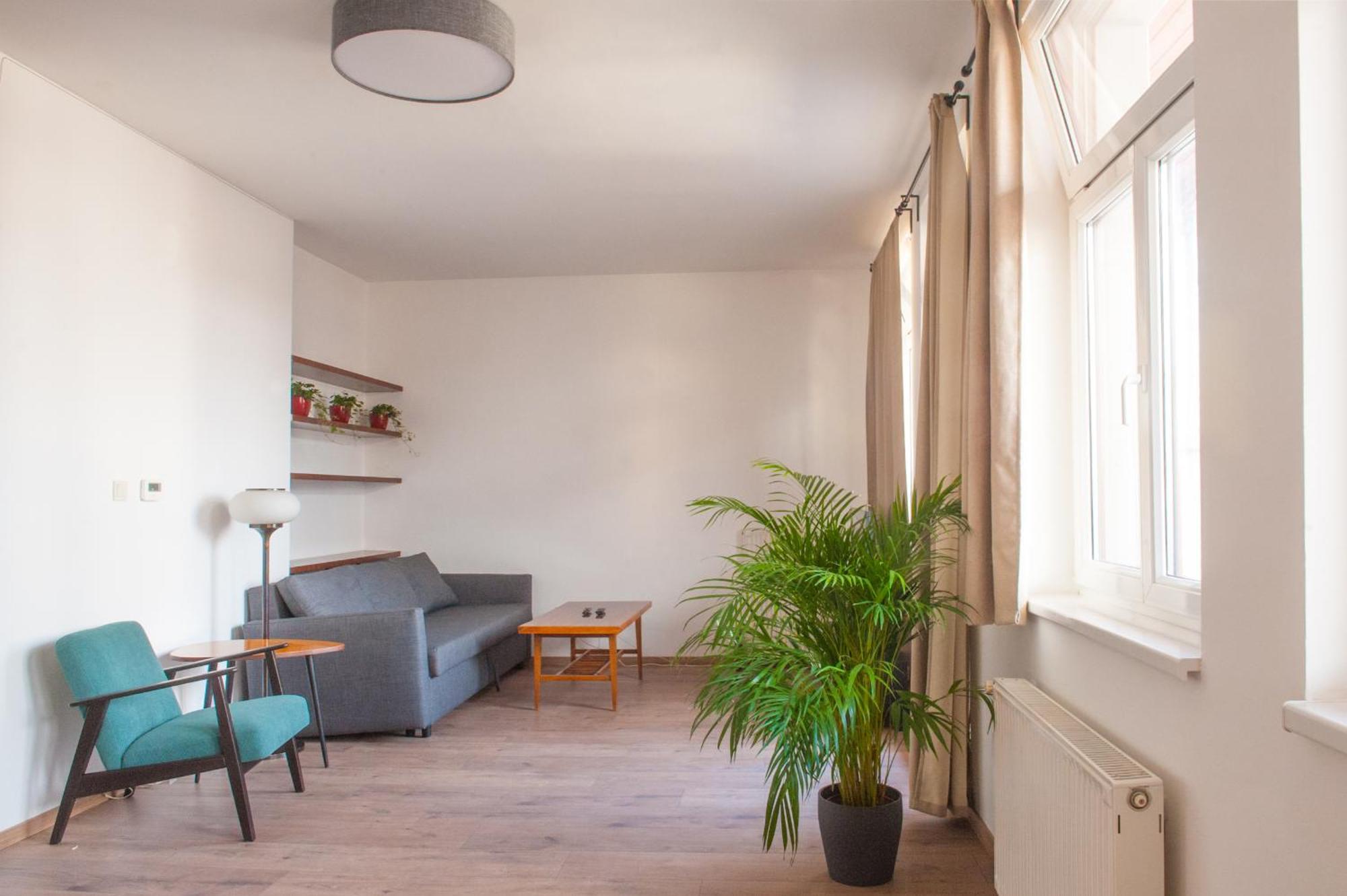 Spacious 2 Story Loft W Balcony Near Opera, Andrassy