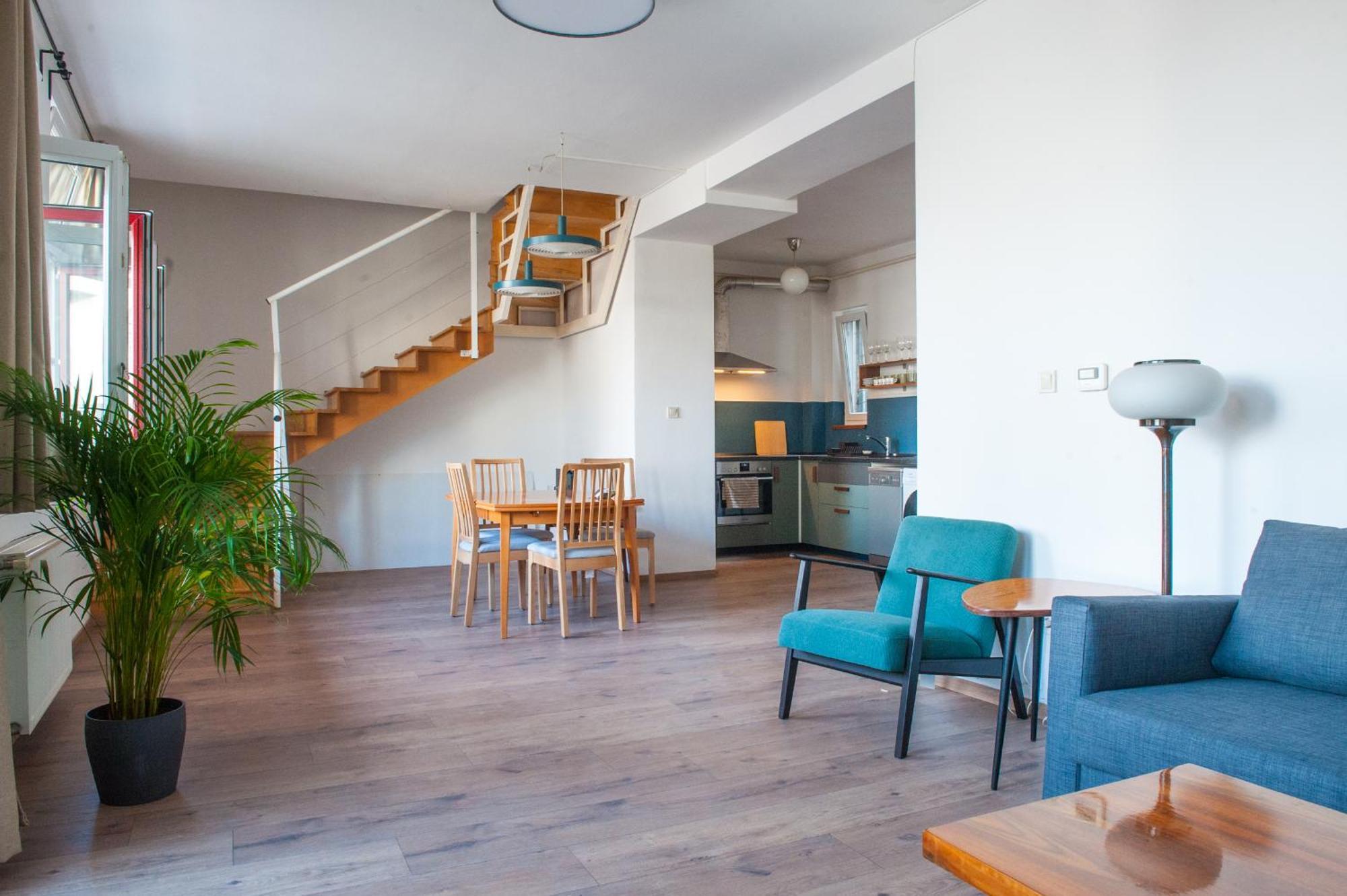 Spacious 2 Story Loft W Balcony Near Opera, Andrassy *