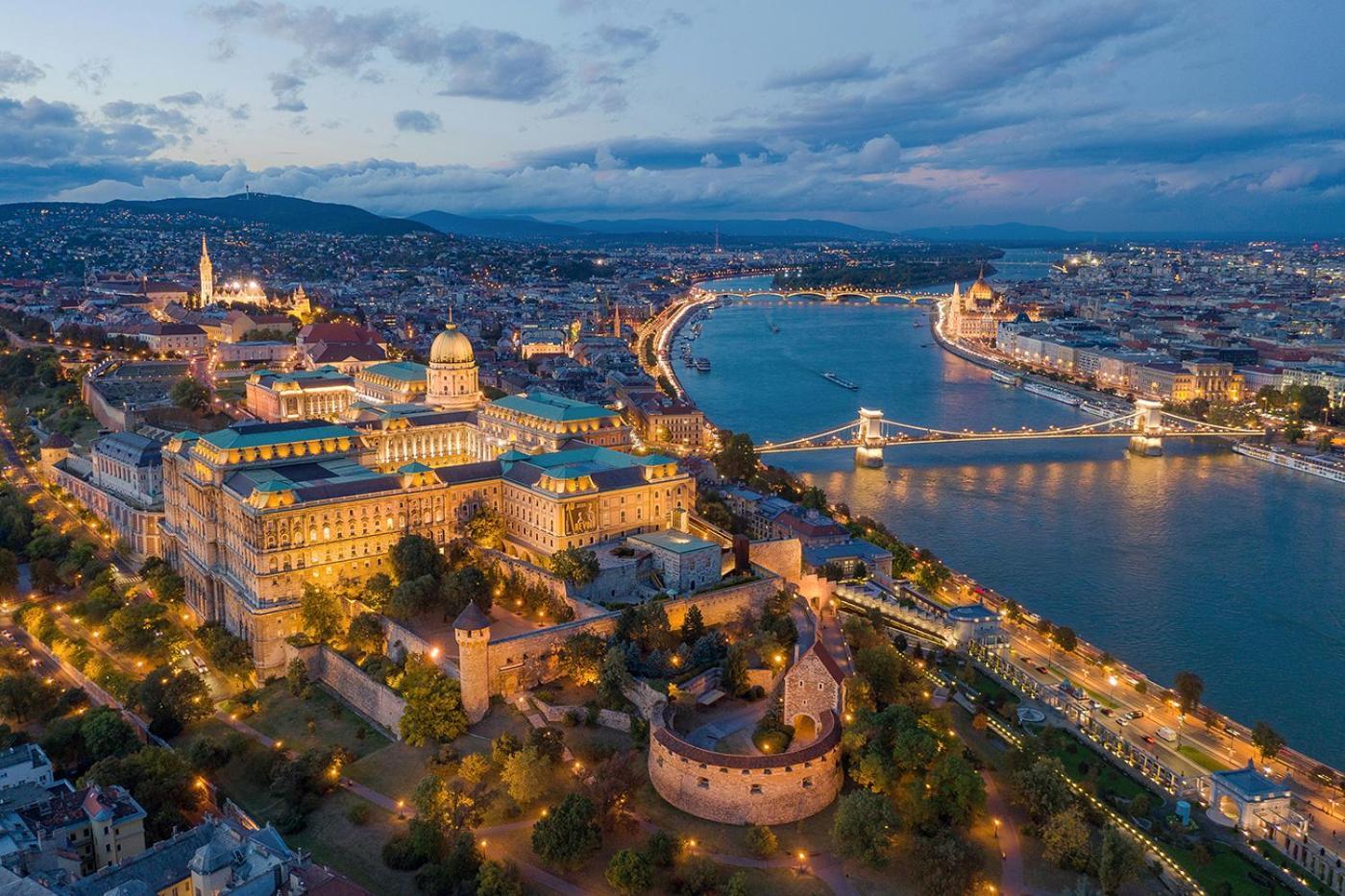 Stunning Rose Hill Premium * Budapest