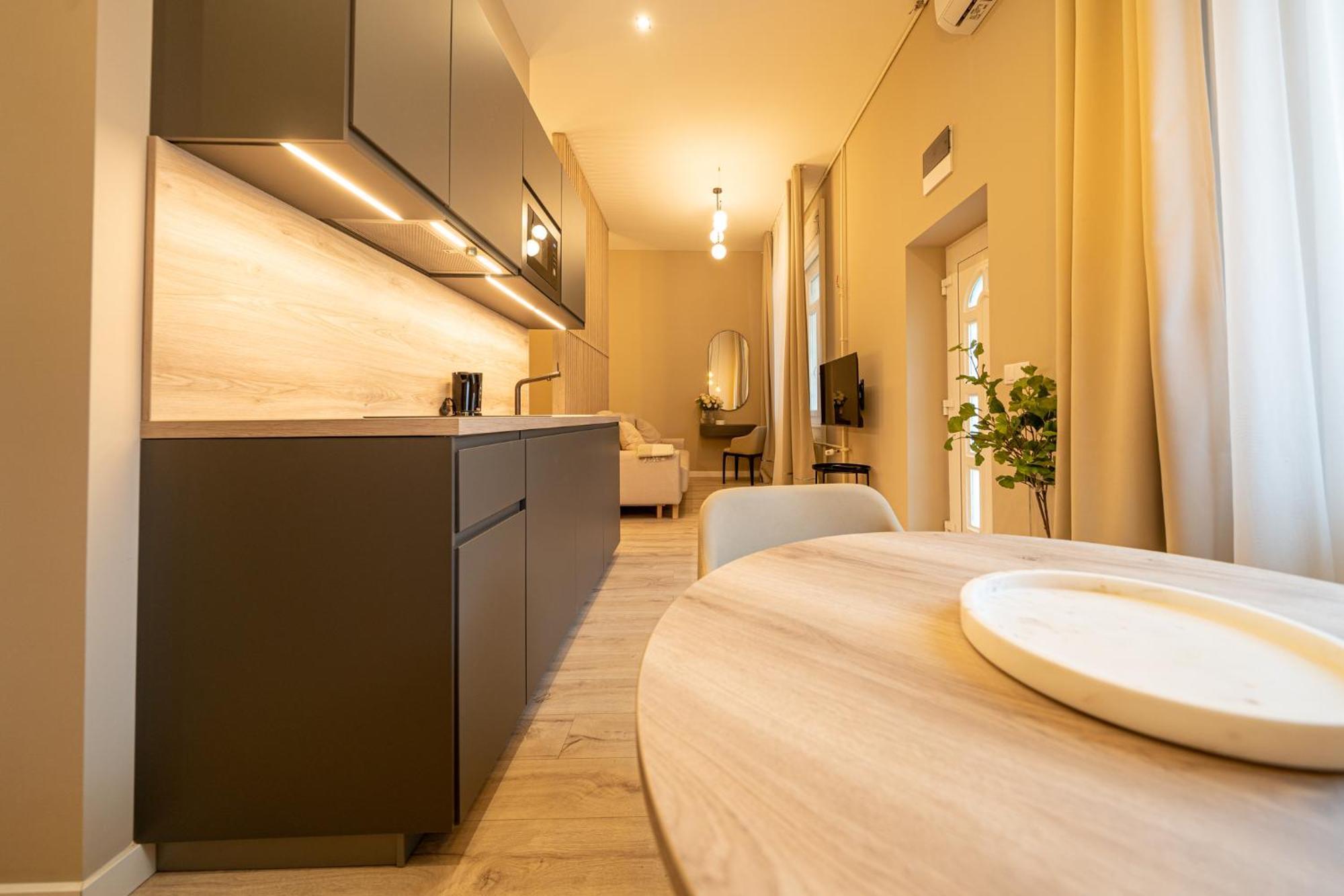 Hotel Karoly Boutique Suites, Location By Bqa Budapest