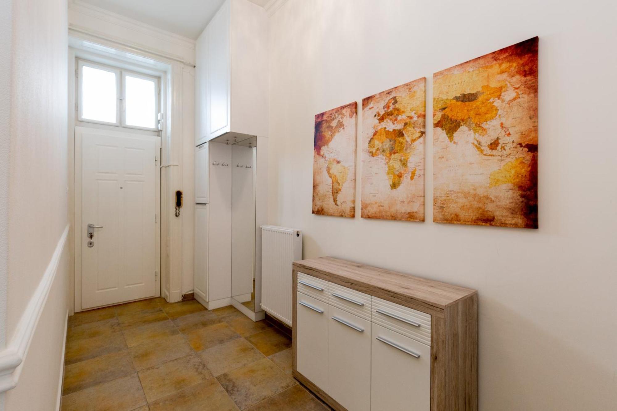 - Michaelides Vienna Street Residences Apartamento *