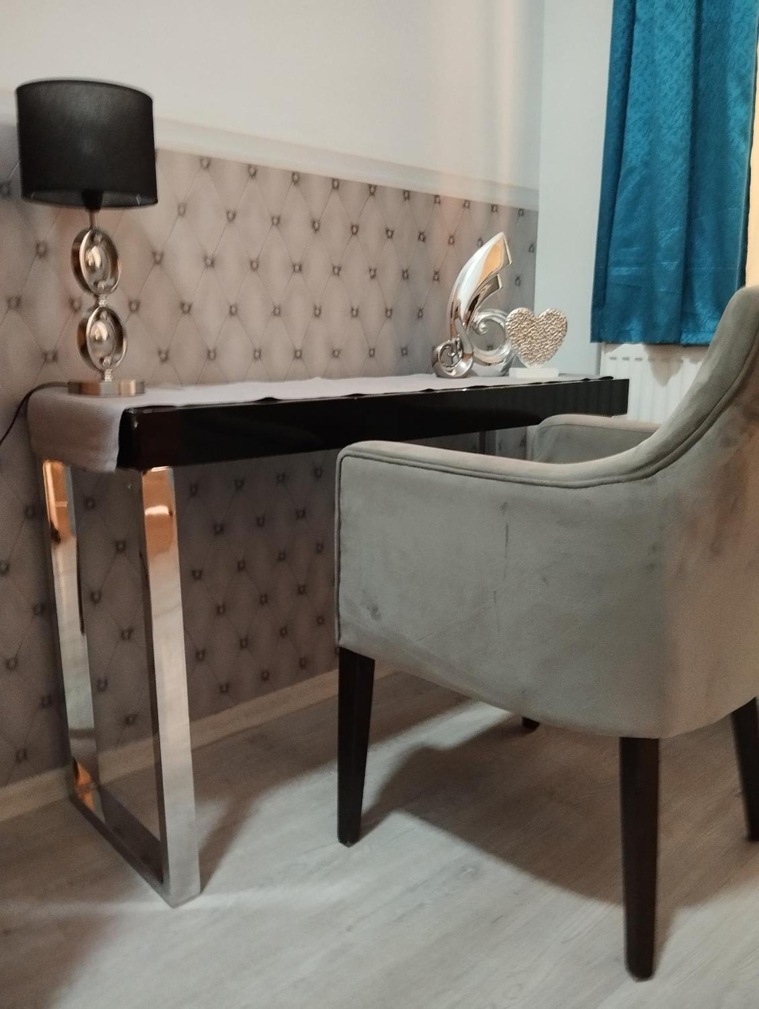 Mandy Penzión pre hostí