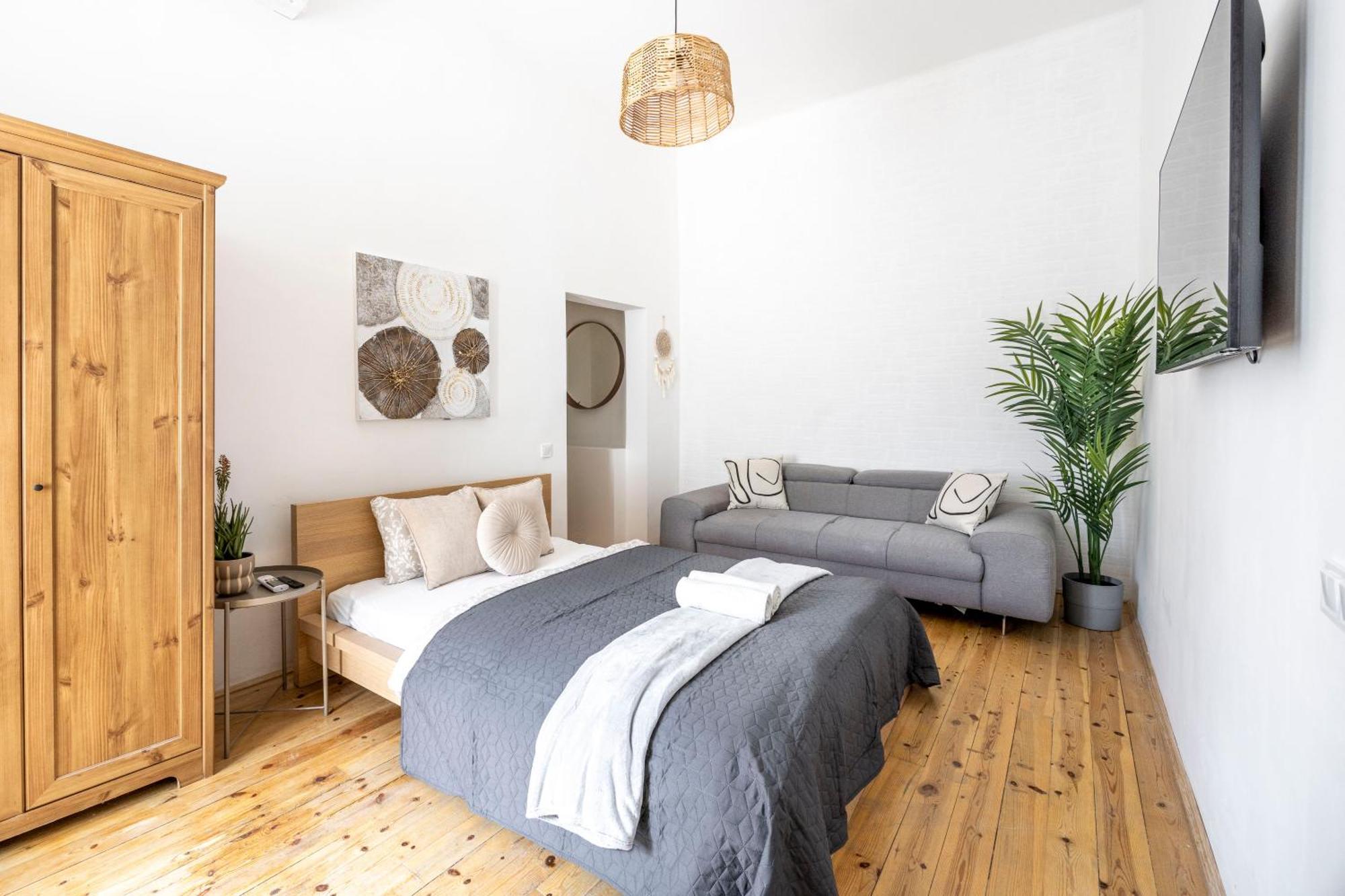 Deluxe 4bedrm In The Heart Of Apartment