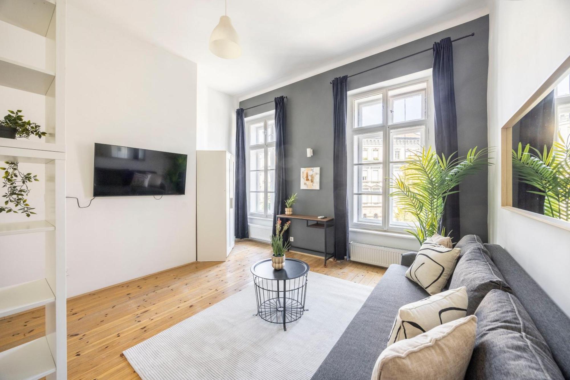 Deluxe 4bedrm In The Heart Of Apartment *
