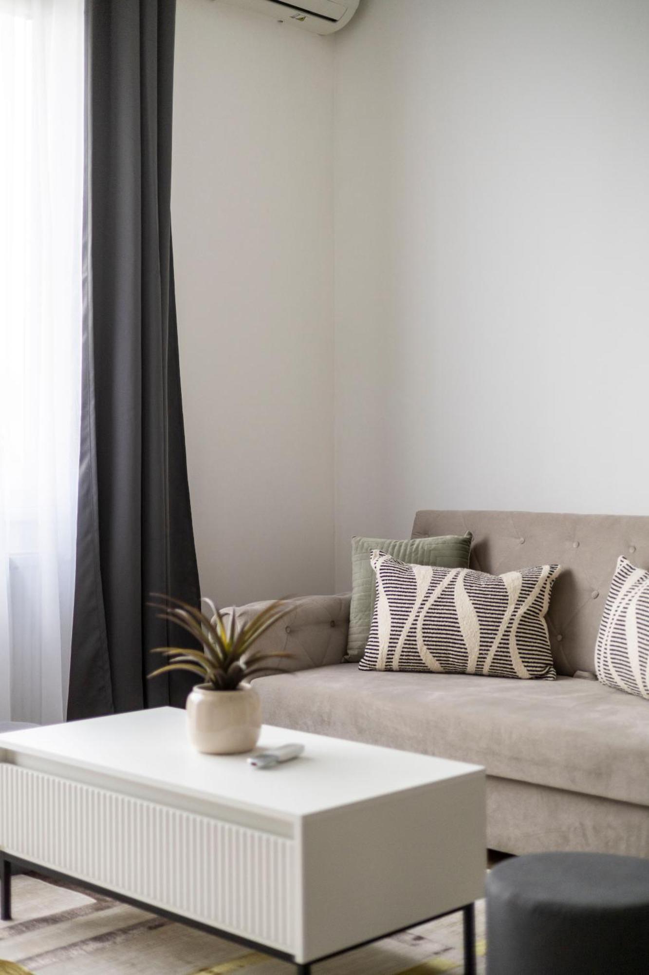 Apartamento Luxy Spacious & Cozy With Balcony