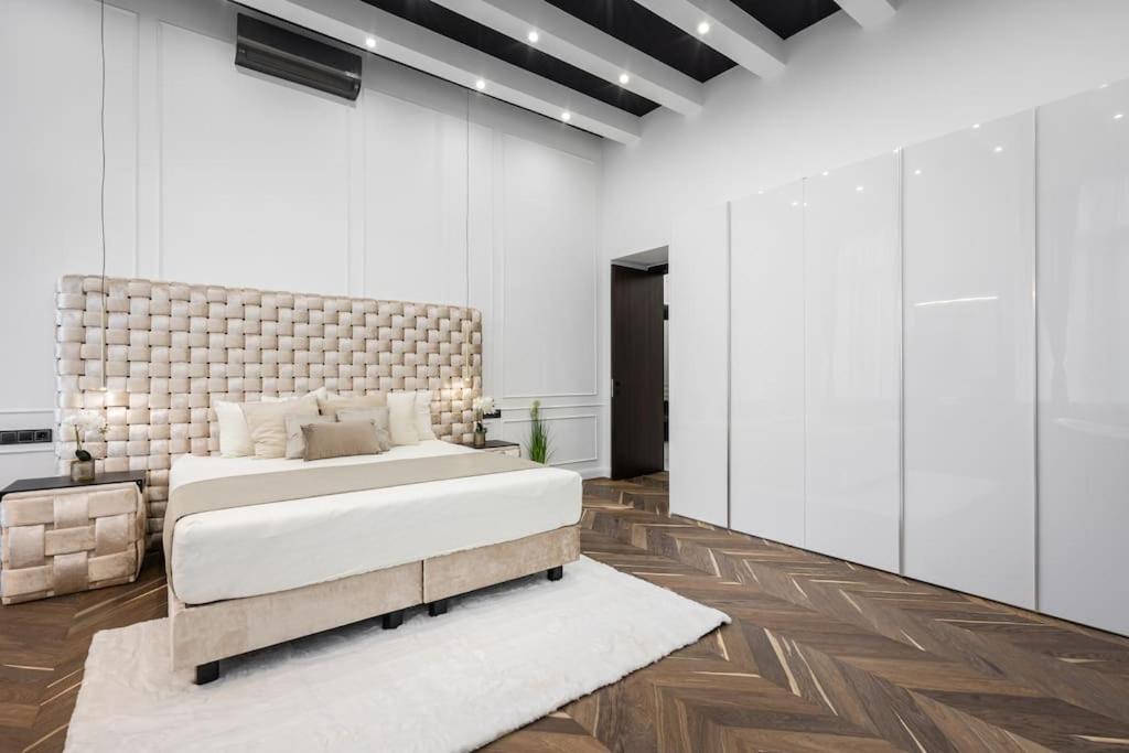 Apartman High-end 2-bedroom In The Center With Balcony Budapest