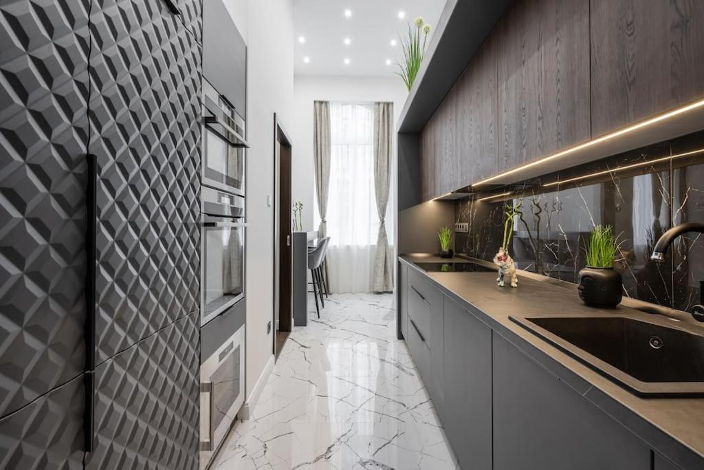 Apartman High-end 2-bedroom In The Center With Balcony Budapest