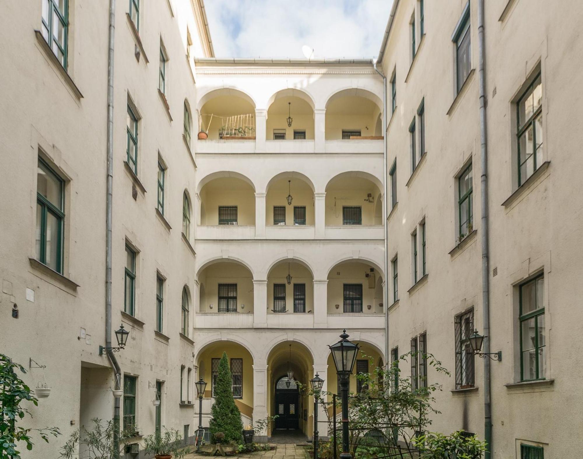 Exlcusive & Located By Prestige Homes Apartment