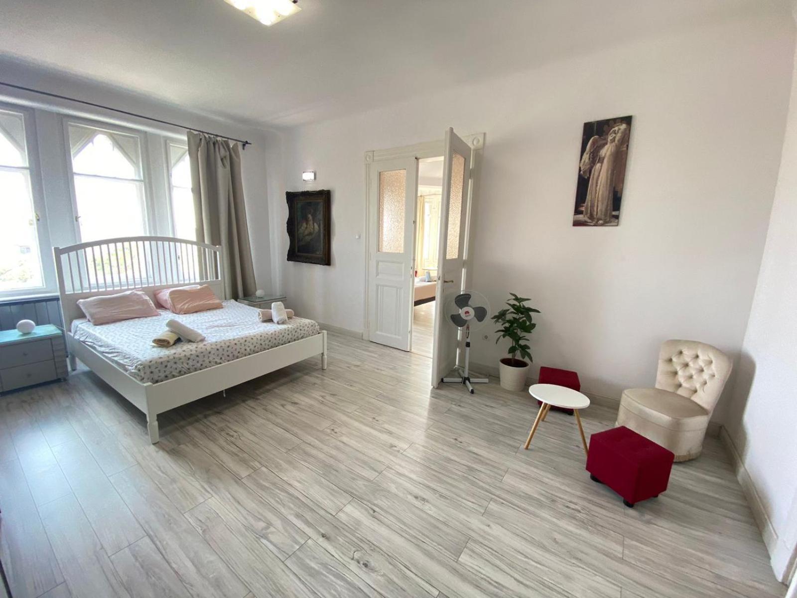 Penthouse In The Castle Apartman *