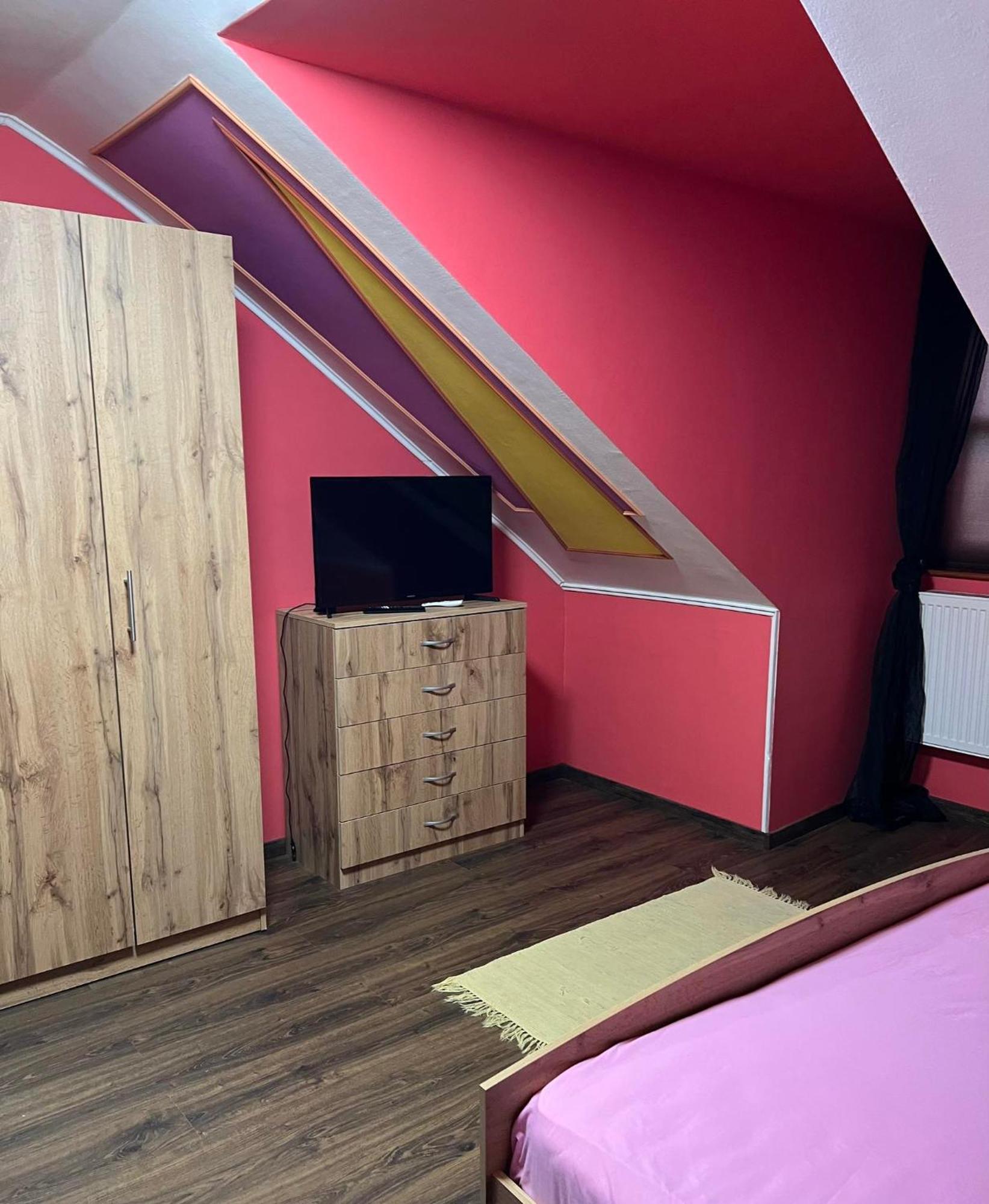 Hostel Bianka & Car Rent