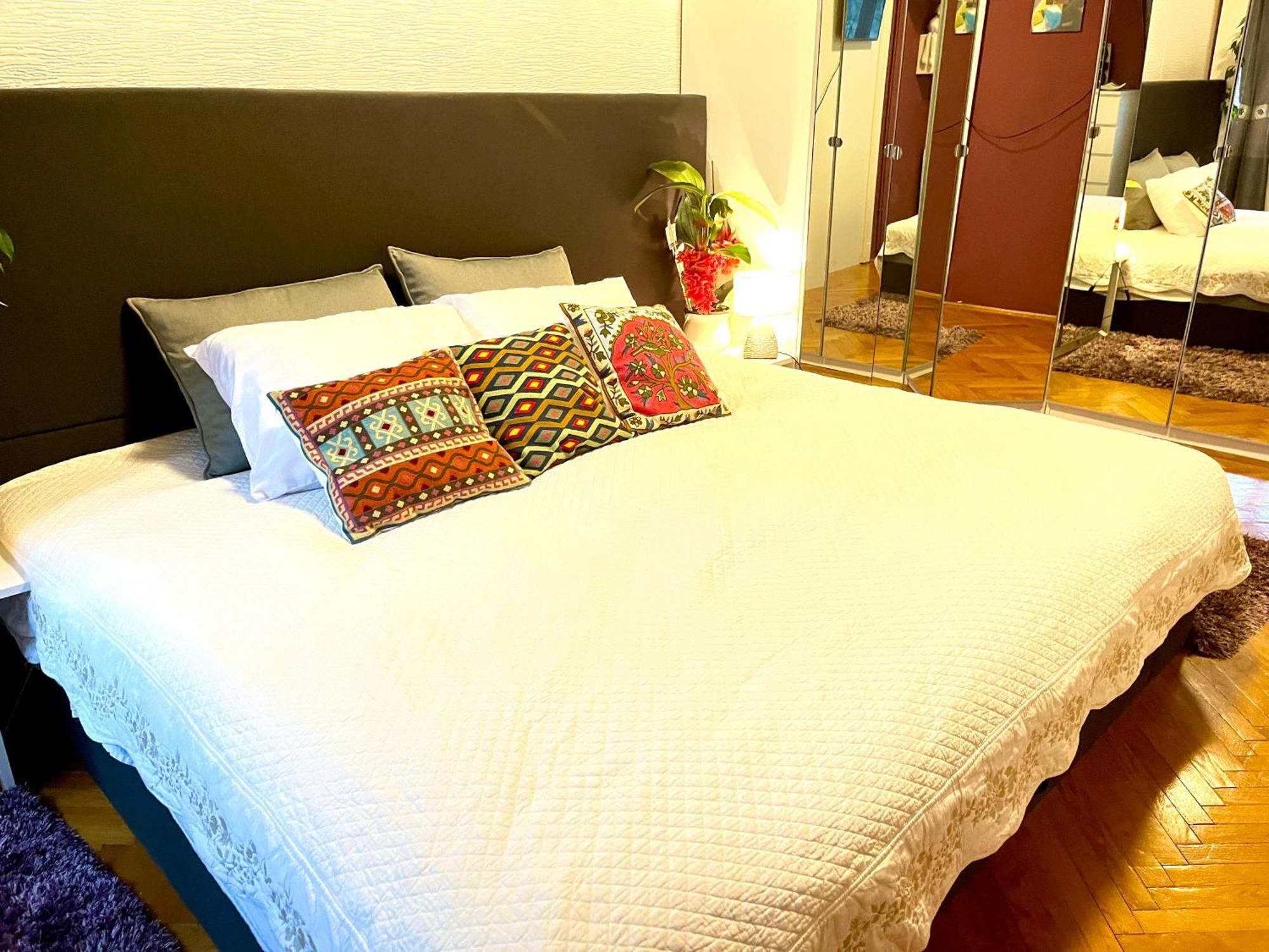 Margaret Bridge Spot Apartment Budapest