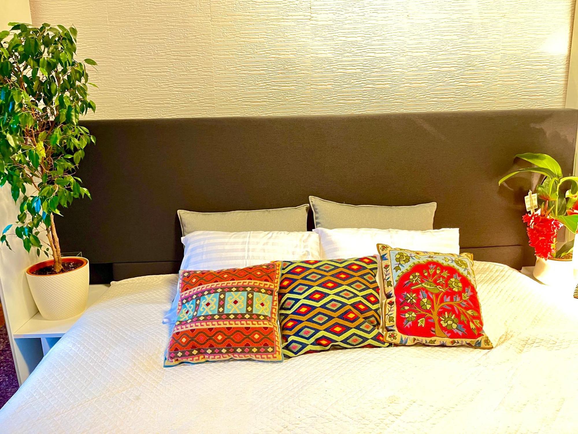 Margaret Bridge Spot Apartment *