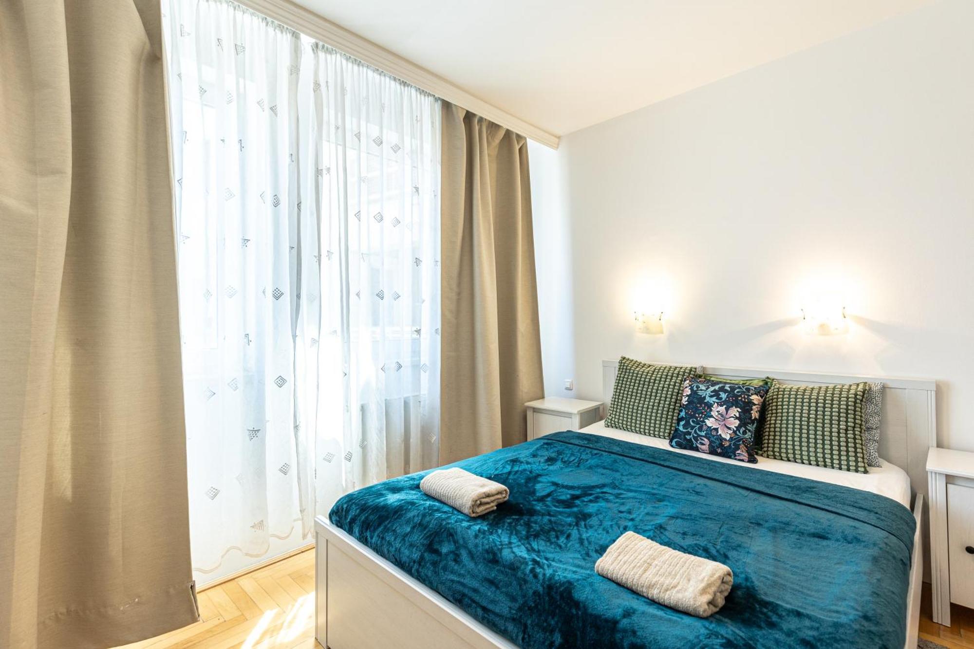 Gozsdu White Raven Residence 305 *