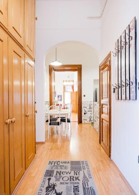 Appartamento Secluded Spacious Oasis-best Location In Downtown Budapest