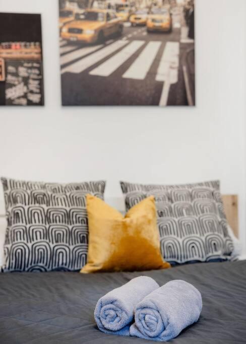 Secluded Spacious Oasis-best Location In Downtown Appartamento