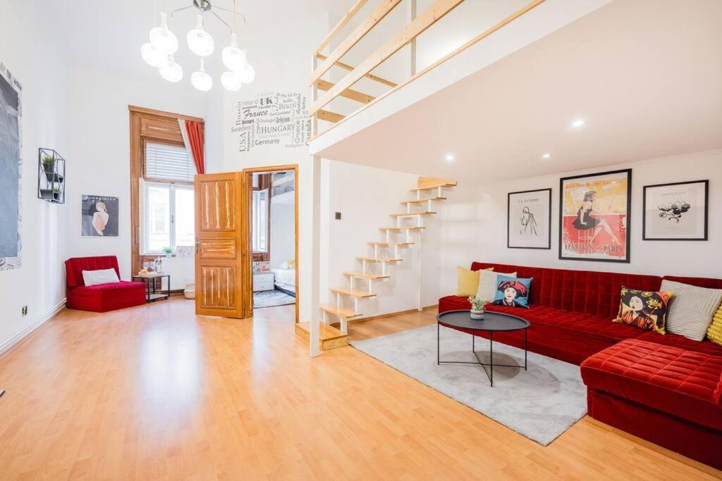 Secluded Spacious Oasis-best Location In Downtown