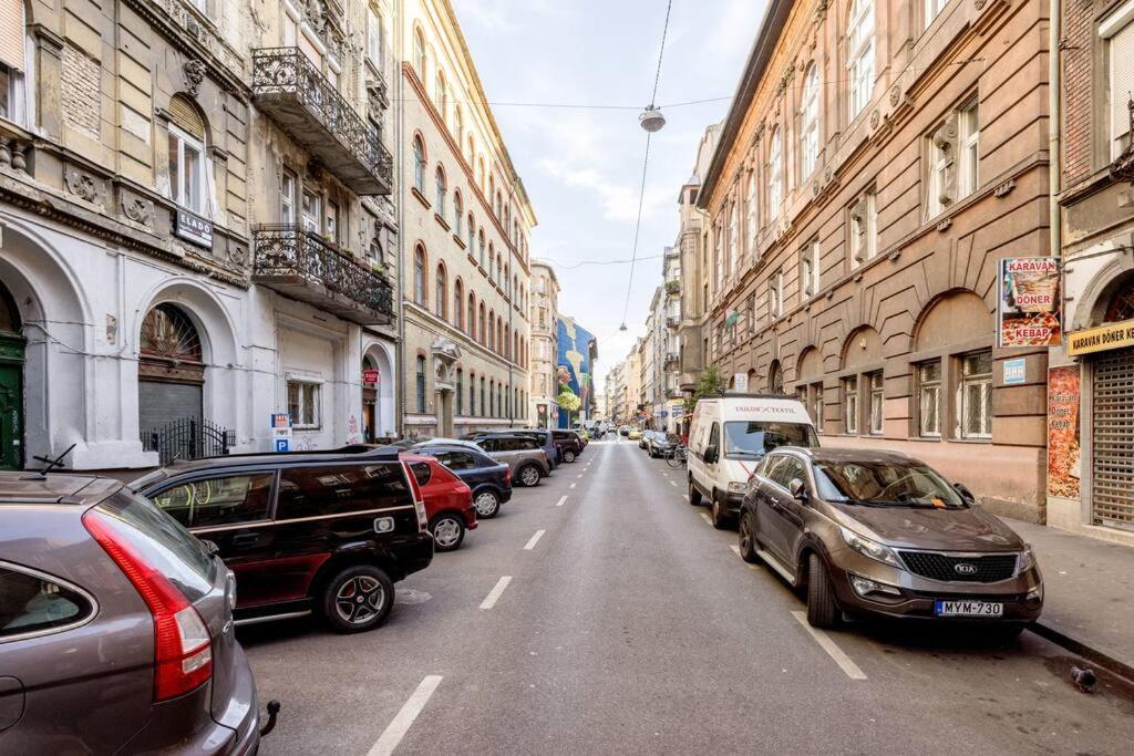 Appartamento Secluded Spacious Oasis-best Location In Downtown Budapest