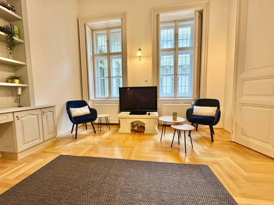 Classic Andrassy Apartmán *