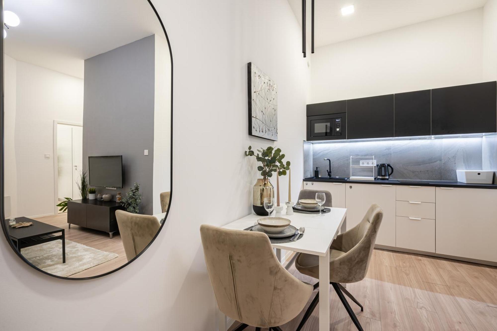 Kl31 - Urban Escape - Prime Location - Klauzal Square By Bqa Apartment