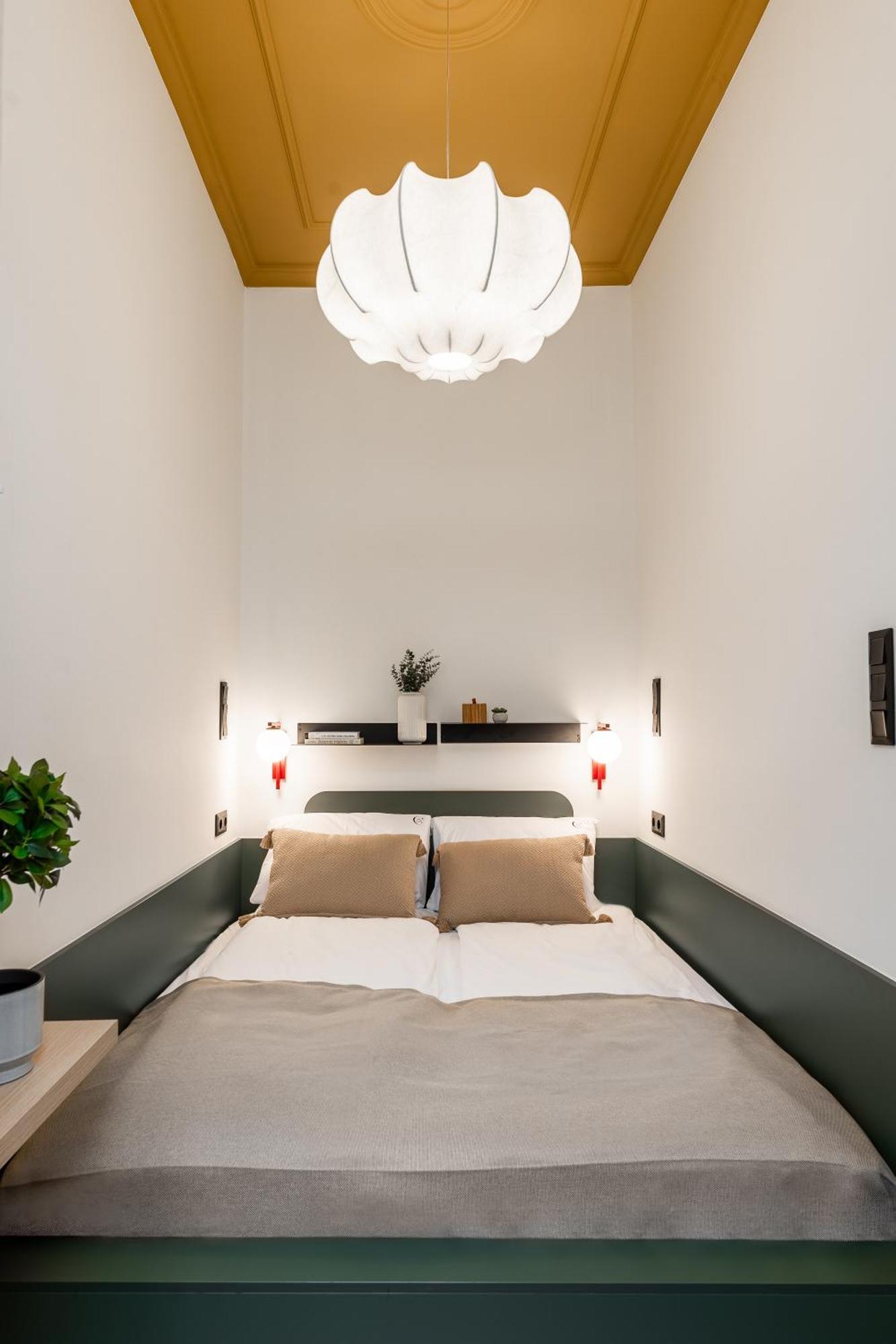 Coente Kiraly 51 * Budapest
