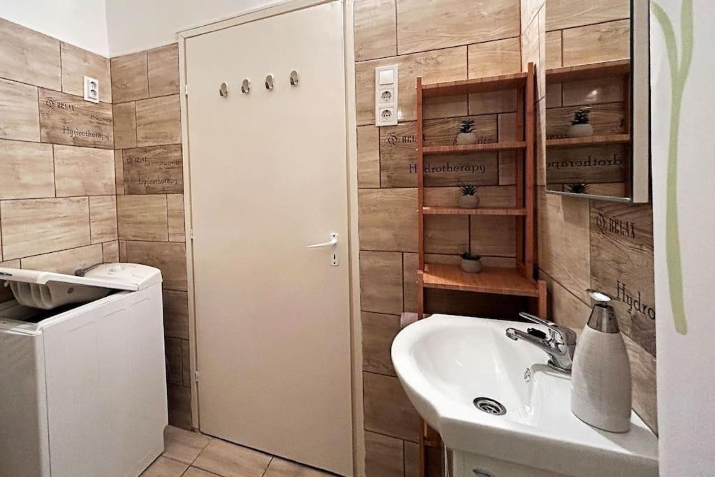 Hevesi Apartman Apartmán *
