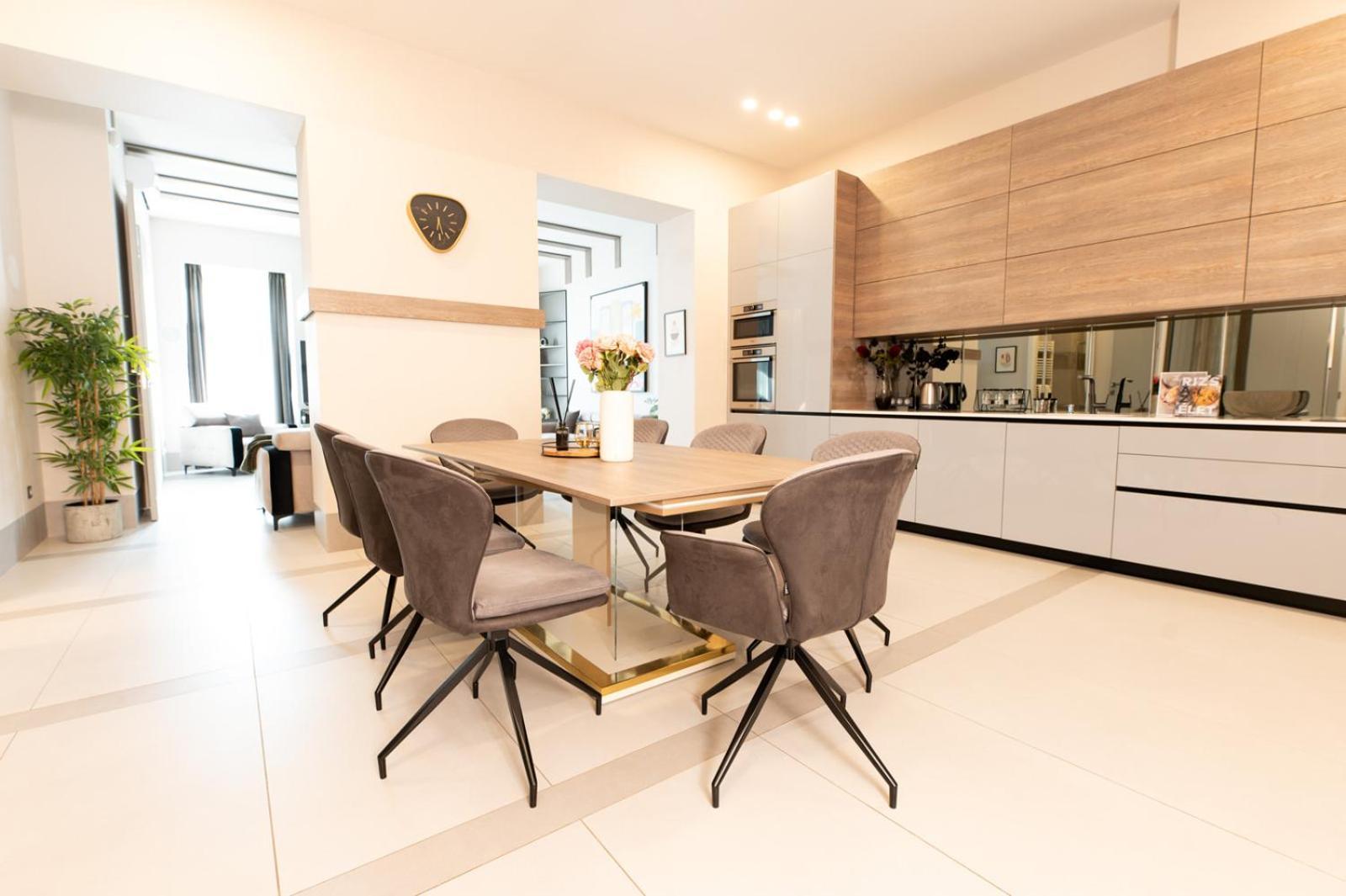 Luxurious Grand Deco On The St Stephen Road Apartamento *