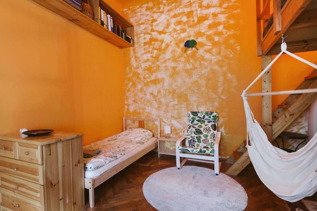 Ping Pong Apartment